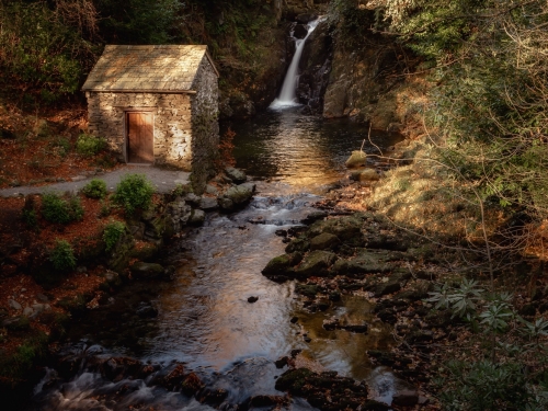 Autumnal_Light_at_the_Grotto-Lake_District