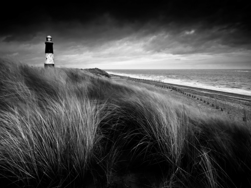 Spurn_Point_Lighthouse_Mono-E_Yorkshire