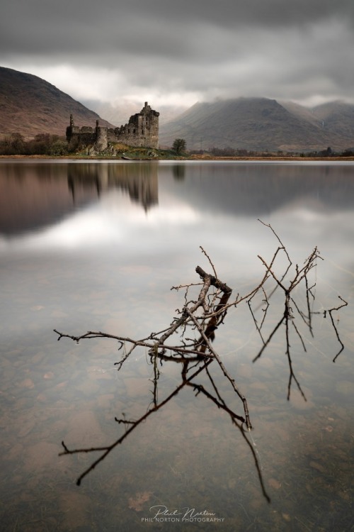 Kilchurn_Castle_Stillness-Argyll_Scotland_02