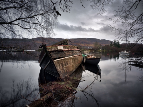 Loch_Ness_Boats-Scotland