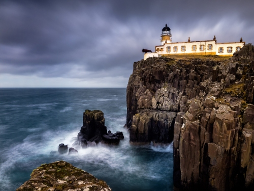 Neist_Point_Lighthouse-Isle_of_Skye_02