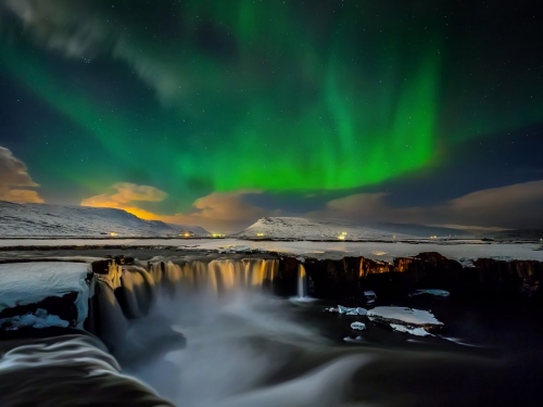 Godafoss_Aurora-Iceland