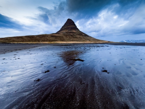 Kirkjufell_Twilight-Iceland