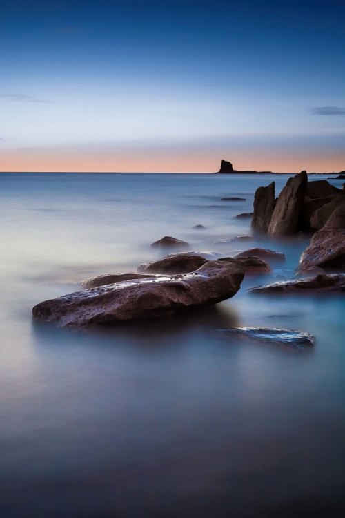Whitby_Saltwick_Bay_Blue_Hour-N_Yorkshire