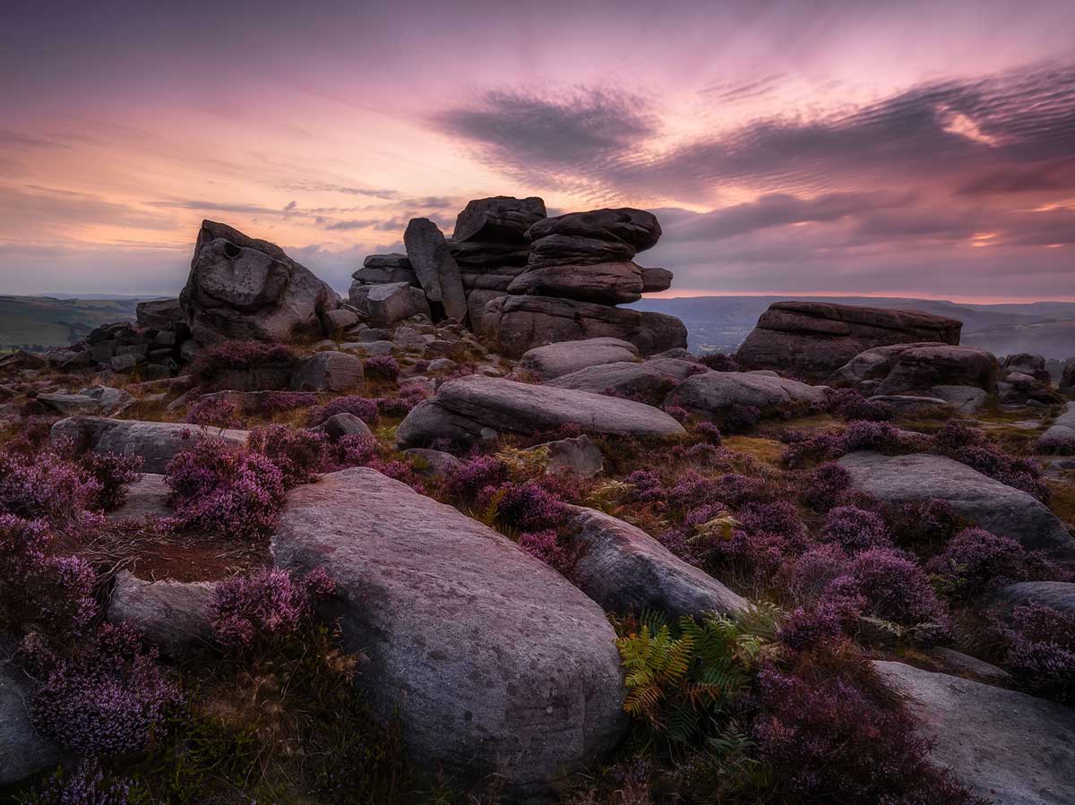 Peaks-over-owler-heather-4