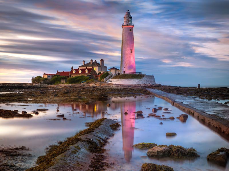 North_East_St_Mary_Lighthouse_800