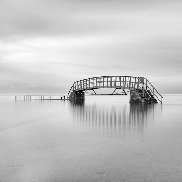 Black and White Minimal Photography Guide - Image 10