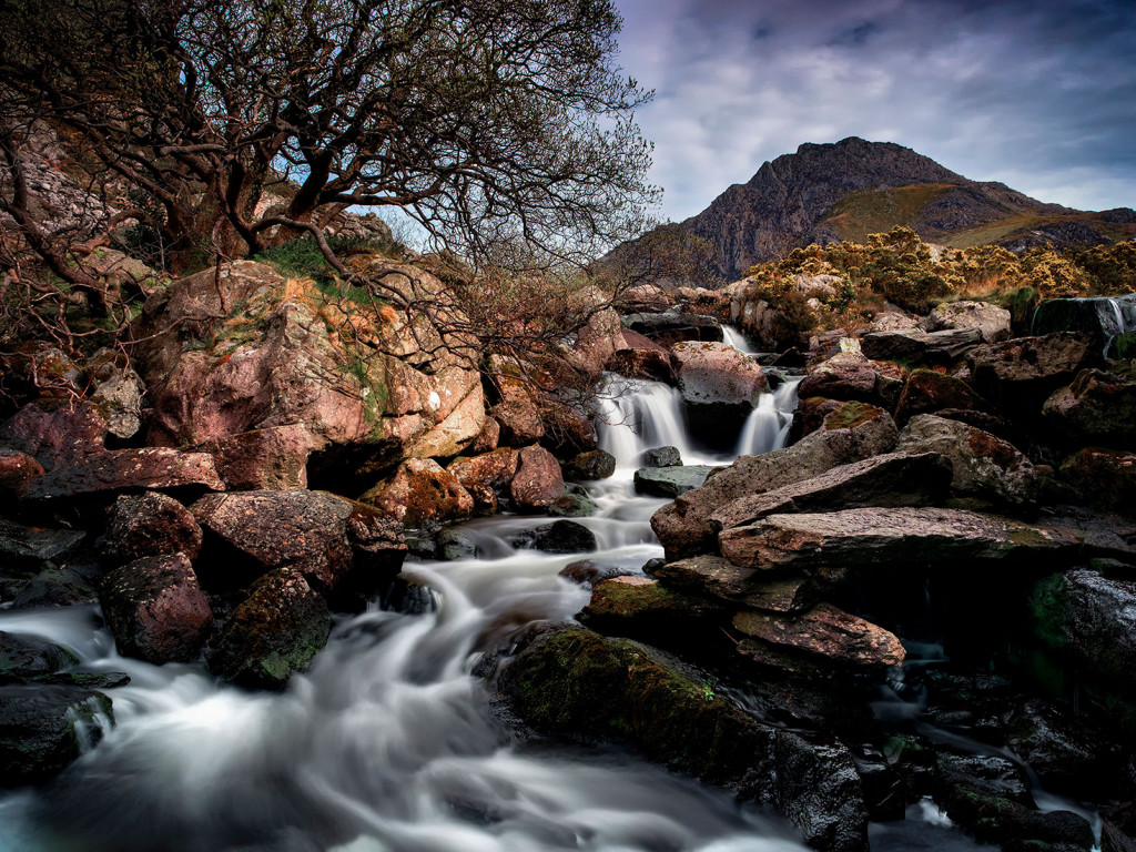 Llyn Ogwen Bridge Waterfall-Snowdonia (Eryri)