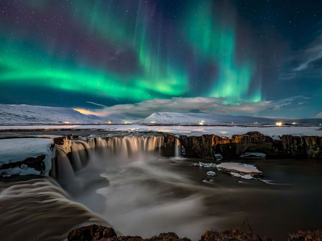 Godafoss Aurora-Iceland